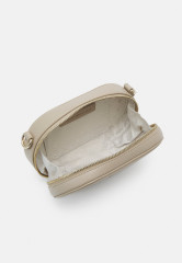 Tommy Hilfiger TIMELESS CAMERA BAG DEBOSS Across body bag beige TIMELESS CAMERA BAG DEBOSS Сумка через плечо бежевый