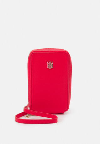 Tommy Hilfiger TIMELESS PHONE WALLET Across body bag fireworks TIMELESS PHONE WALLET Сумка через плечо салют