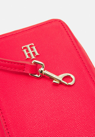 Tommy Hilfiger TIMELESS PHONE WALLET Across body bag fireworks TIMELESS PHONE WALLET Сумка через плечо салют