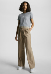 Tommy Hilfiger VARSITY LOGO Print T-shirt med heather grey VARSITY LOGO Футболка с принтом средний вереск серый