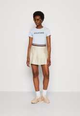 Tommy Hilfiger GLOBAL PLEATED SHORT SKIRT Mini skirt classic beige КОРОТКАЯ ЮБКА GLOBAL PLEATED Мини-юбка классический бежевый