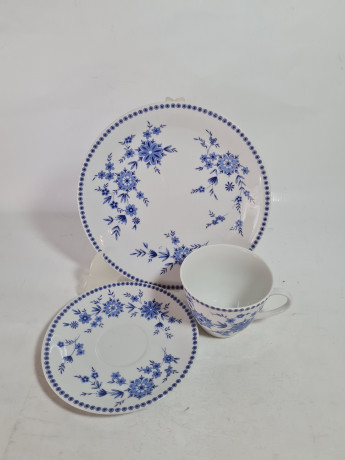 Набор для чая с синим растительным декором Seltmann Weiden Bavaria винтажный, чайное трио, 4 штуки, фарфор, Германия, 1960-70гг.