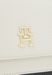 Tommy Hilfiger EMBLEM FLAP CROSSOVER Across body bag off-white EMBLEM FLAP CROSSOVER Сумка через плечо от белого