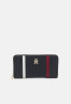 Tommy Hilfiger EMBLEM Wallet space blue ЭМБЛЕМА кошелек космический синий