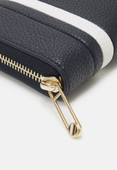 Tommy Hilfiger EMBLEM Wallet space blue ЭМБЛЕМА кошелек космический синий