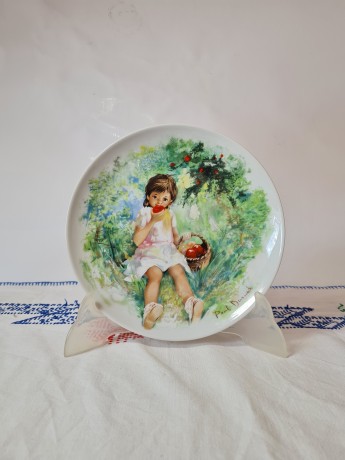 DE LIMOGES Коллекционные Тарелки "Мари-Анж" и "Рождественский Витраж: Волхвы Ведомые Звездой", сертификаты, 21 см, Франция