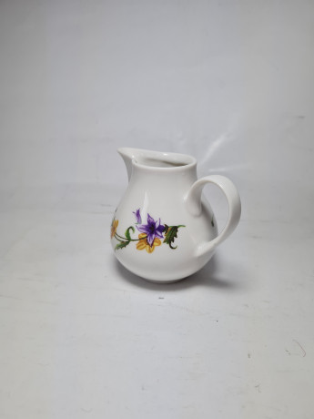 Hennenberg Porzellan Фарфоровый молочник "Желто-фиолетовые цветы", 7,5 x 10 см, Германия, 1960-70гг.