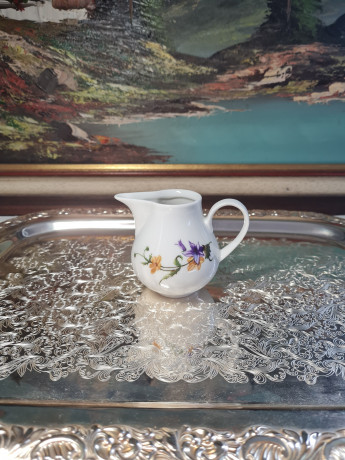 Hennenberg Porzellan Фарфоровый молочник "Желто-фиолетовые цветы", 7,5 x 10 см, Германия, 1960-70гг.