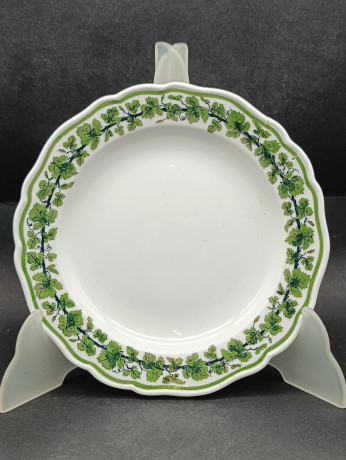 Тарелка сервировочная винтажная Meissen, зеленый растительный декор, фарфор, 17.4 см, Германия, 1970-80гг.