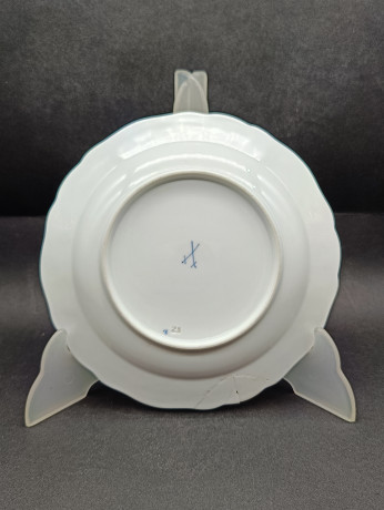 Тарелка сервировочная винтажная Meissen, зеленый растительный декор, фарфор, 17.4 см, Германия, 1970-80гг.