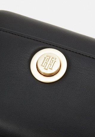 Tommy Hilfiger CHIC CROSSOVER Across body bag black CHIC CROSSOVER Сумка через плечо черный