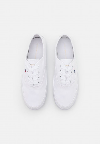 Tommy Hilfiger ESSENTIAL KESHA LACE Trainers white ESSENTIAL KESHA LACE Кроссовки белый