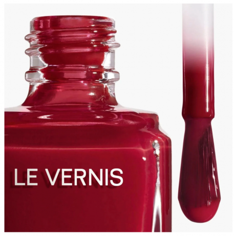 Chanel Le Vernis LANGANHALTEND, 153 Pompier, Лак для ногтей 153 Pompier (Франция), стойкое глянцевое покрытие, керамиды камелии, 13мл