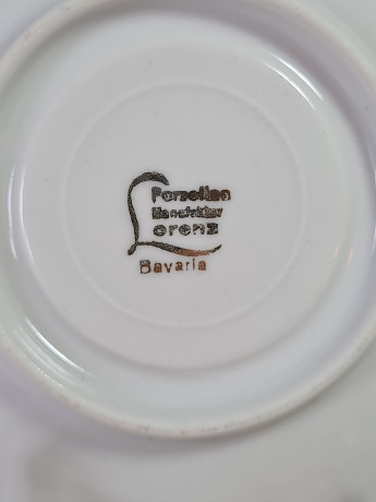 Кофейная пара Orenz Bavaria, белый фарфор с позолоченным цветочным узором и символом г. Штутгарт, 9 x 4,5 см / 11 см, Германия, 1960-70гг.