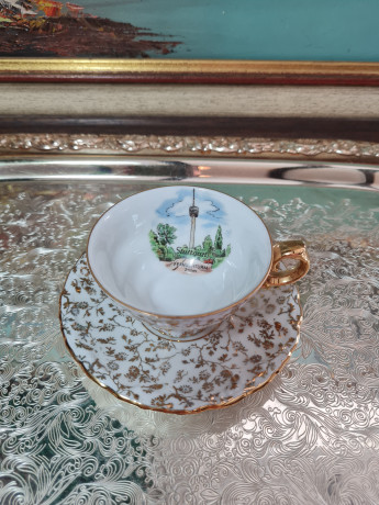 Кофейная пара Orenz Bavaria, белый фарфор с позолоченным цветочным узором и символом г. Штутгарт, 9 x 4,5 см / 11 см, Германия, 1960-70гг.