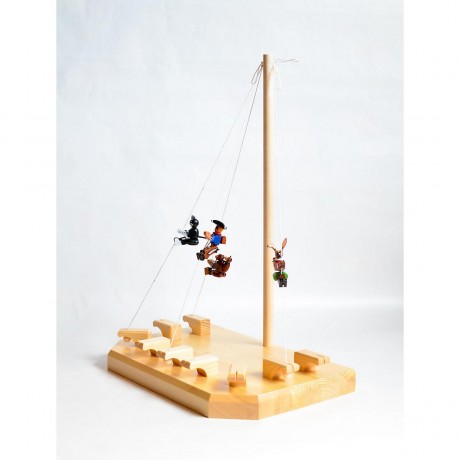 Holzspielzeug Display zur Prasentation von Kletterfiguren Витрина из деревянных игрушек для презентации альпинистских фигурок