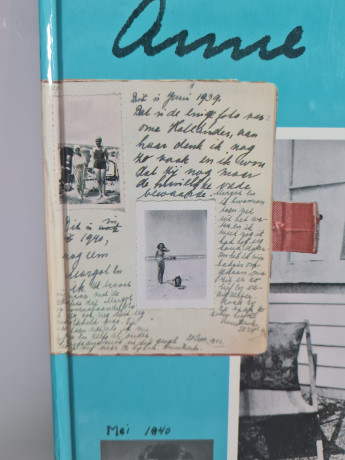 Букинистическая книга "Фонд Анны Франк", изд. Vetlag Freidrich Oetinger, на немецком языке, 22 х 29 см, 64 стр. с илл., Амстердам, 1993 год