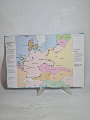 Букинистическая книга "Фонд Анны Франк", изд. Vetlag Freidrich Oetinger, на немецком языке, 22 х 29 см, 64 стр. с илл., Амстердам, 1993 год