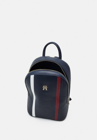 Tommy Hilfiger EMBLEM BACKPACK Rucksack space blue РЮКЗАК "ЭМБЛЕМА" Рюкзак космический синий