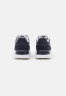 Tommy Hilfiger ELEVATED FEMININE RUNNER Trainers space blue ELEVATED FEMININE RUNNER — Кроссовки космический синий