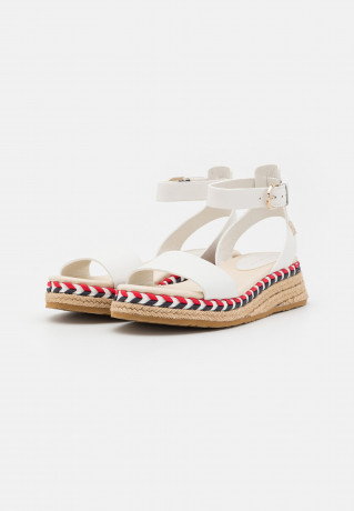 Tommy Hilfiger LOW WEDGE Espadrilles ecru НИЗКАЯ КЛЕТКА Эспадрильи экрю