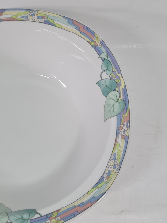 Миска сервировочная винтажная Winterling Kirchenlamitz / Maja с декором в пастельных тонах, фарфор, 21.5 см, Германия, 1960-70гг.