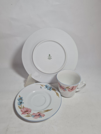Чайное трио винтажное Winterling Marktleuthen Bavaria с розовыми и голубыми цветами, фарфор, Германия, 1970-80гг.