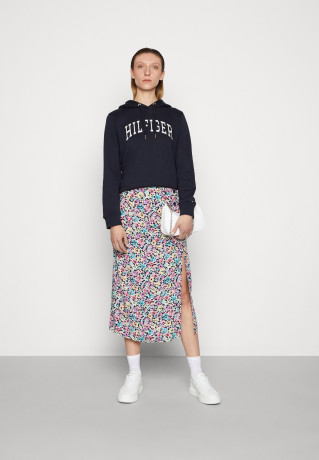 Tommy Hilfiger VARISTY HOODIE Hoodie desert sky VARISTY HOODIE Толстовка с капюшоном небо пустыни