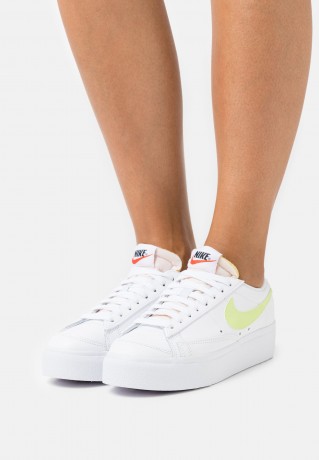Nike Sportswear W BLAZER LOW PLATFORM Sneaker low white/light lemon twist/black/team orange W BLAZER LOW PLATFORM Низкие кроссовки женские белый/светлый лимонный твист/черный/оранжевый