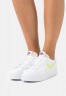 Nike Sportswear W BLAZER LOW PLATFORM Sneaker low white/light lemon twist/black/team orange W BLAZER LOW PLATFORM Низкие кроссовки женские белый/светлый лимонный твист/черный/оранжевый