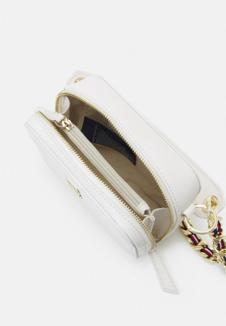 Tommy Hilfiger CHIC TRUNK Across body bag weathered white CHIC TRUNK Сумка через плечо выветрившийся белый