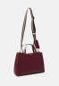 Tommy Hilfiger LIFE SATCHEL SET Handbag rouge LIFE SATCHEL SET Сумочка румяна