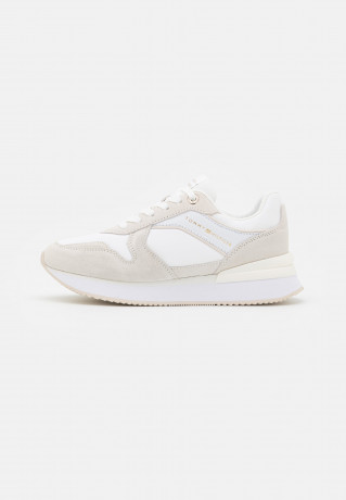 Tommy Hilfiger ELEVATED FEMININE RUNNER Trainers white ELEVATED FEMININE RUNNER — Кроссовки белый