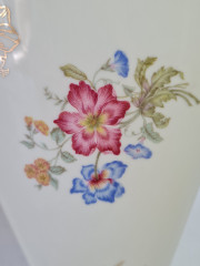 Ваза винтажная Bareuther Bavaria в форме кулька с цветочным декором, фарфор, 17 см, Германия, 1970-80гг.