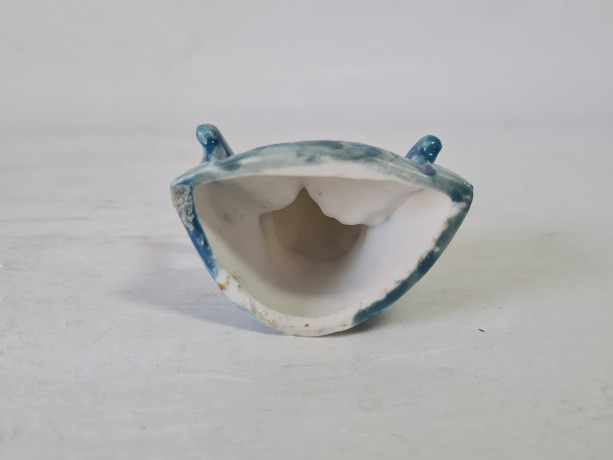 Статуэтка винтажная Im Stil Nippes "Дама на лестнице", фарфор, 11 см, Германия, 1960-70гг.