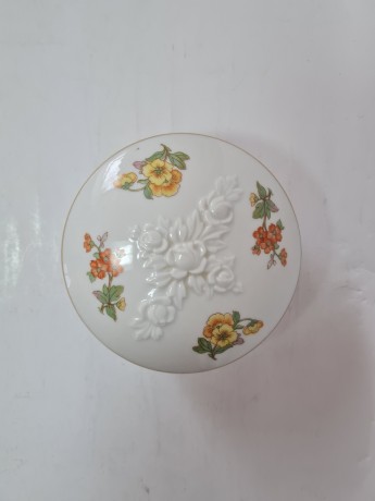 Bareuther Шкатулка "Цветы" с фактурным цветочным декором на крышке, ручная роспись,  6см x 10,5см, Германия, 1950-60гг.