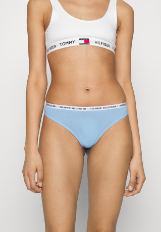 Tommy Hilfiger THONG 3 PACK Thong vessel blue/white/blue coast НАБОР 3 КОМПЛЕКТА ТРЕНАЖЕЙ Стринги судно синее/белое/голубое побережье
