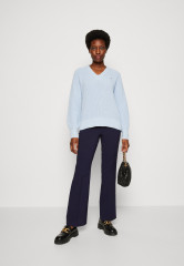 Tommy Hilfiger SWEATER Jumper breezy blue СВИТЕРА Джемперы свежий синий