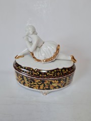 Винтажная Керамическая шкатулка &quot;Балерина&quot; с позолотой и росписью под хохлому, 16смx14см Германия, 1960-70гг.