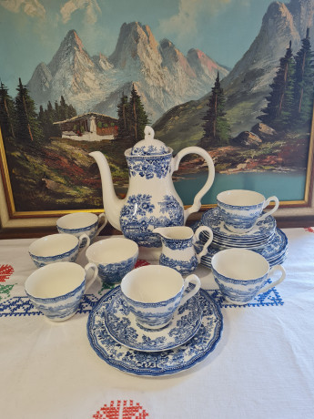 Набор для чая винтажный Staffordshire Tonquin by Myott, белый фарфор с рисунком в сине-голубых тонах, на 6 персон, в заводской коробке, Англия, 1960-70гг.