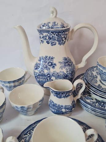 Набор для чая винтажный Staffordshire Tonquin by Myott, белый фарфор с рисунком в сине-голубых тонах, на 6 персон, в заводской коробке, Англия, 1960-70гг.