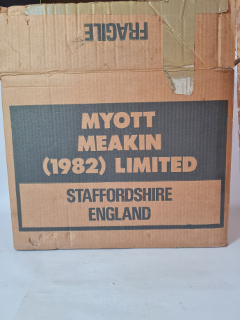 Набор для чая винтажный Staffordshire Tonquin by Myott, белый фарфор с рисунком в сине-голубых тонах, на 6 персон, в заводской коробке, Англия, 1960-70гг.