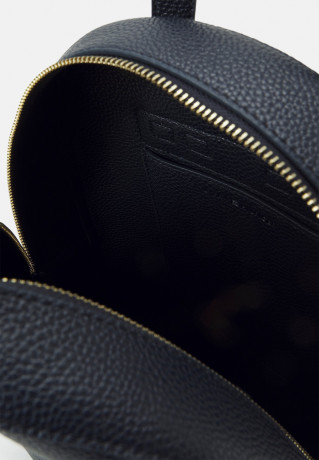 Tommy Hilfiger EMBLEM BACKPACK Rucksack space blue РЮКЗАК "ЭМБЛЕМА" Рюкзак космический синий