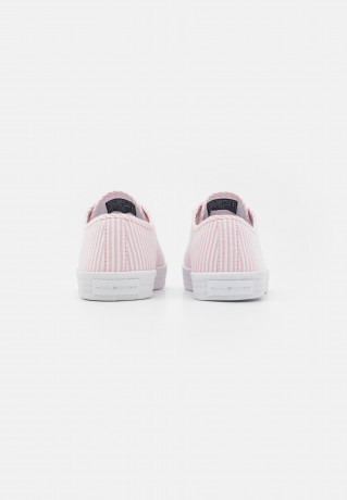 Tommy Hilfiger ESSENTIAL Trainers seersucker/soothing pink ESSENTIAL Кроссовки Сирсакер/успокаивающий розовый