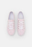 Tommy Hilfiger ESSENTIAL Trainers seersucker/soothing pink ESSENTIAL Кроссовки Сирсакер/успокаивающий розовый