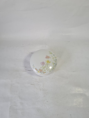 Шкатулка винтажная Tirschenreuth Bavaria с пастельным ботаническим декором, фарфор, 10 см, Германия, 1970-80гг.