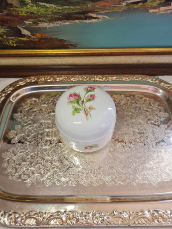 Heinrich Белая круглая фарфоровая шкатулка "Букет розовых роз", 8,5 x 10 см, Германия, 1960-70гг.