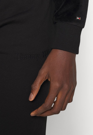 Tommy Hilfiger TAPERED TERRY TRIM Tracksuit bottoms black TAPERED TERRY TRIM Спортивные брюки черный