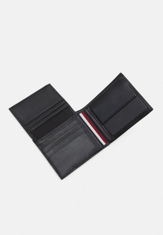Tommy Hilfiger TH PREM LEA CC FLAP AND COIN Wallet black TH PREM LEA CC FLAP AND COIN Бумажник черный