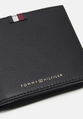 Tommy Hilfiger TH PREM LEA CC FLAP AND COIN Wallet black TH PREM LEA CC FLAP AND COIN Бумажник черный